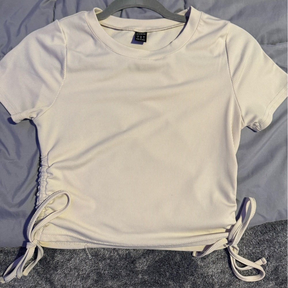 SHEIN White Ribbed Crop Top